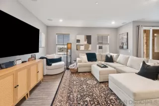 Photo #6: 240010972 Listing