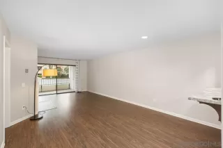 Photo #5: 240010992 Listing