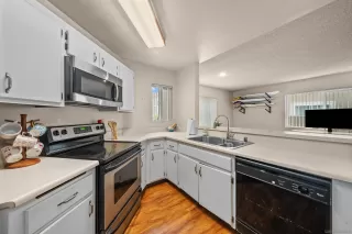 Photo #2: 240010996 Listing