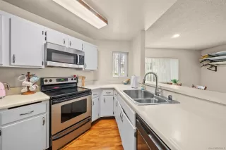 Photo #3: 240010996 Listing