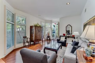 Photo #5: 240011017 Listing