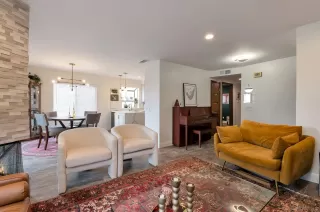 Photo #1: 240011024 Listing