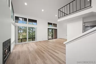 Photo #3: 240011037 Listing