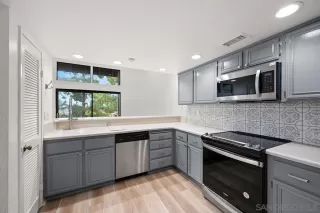 Photo #4: 240011037 Listing