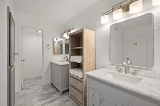 Photo #6: 240011037 Listing