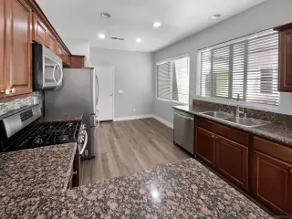 Photo #2: 240011043 Listing 