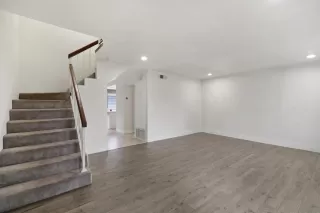 Photo #2: 240011053 Listing 