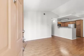 Photo #2: 240011067 Listing 