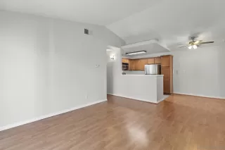 Photo #4: 240011067 Listing 