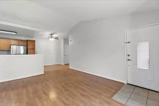 Photo #5: 240011067 Listing 