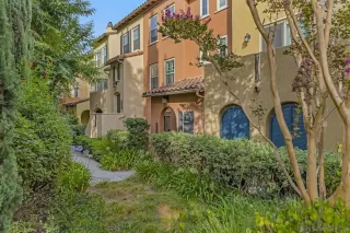 Photo #1: 240011074 Listing