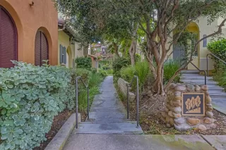 Photo #3: 240011074 Listing