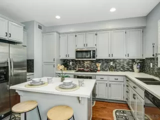 Photo #5: 240011074 Listing