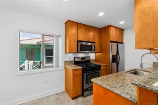 Photo #3: 240011089 Listing 