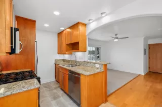 Photo #4: 240011089 Listing 