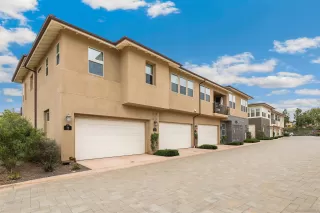 Photo #2: 240011090 Listing