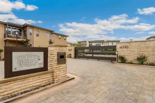 Photo #3: 240011090 Listing