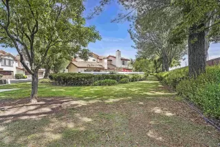 Photo #2: 240011092 Listing