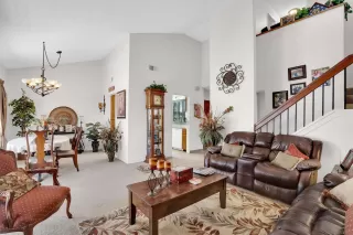 Photo #3: 240011092 Listing