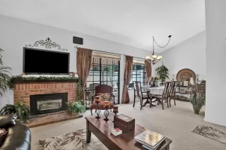 Photo #4: 240011092 Listing