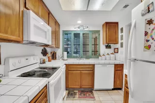 Photo #5: 240011092 Listing