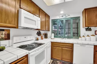 Photo #6: 240011092 Listing