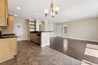 Photo #2: 240011093 Listing