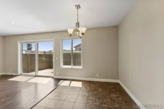 Photo #5: 240011093 Listing