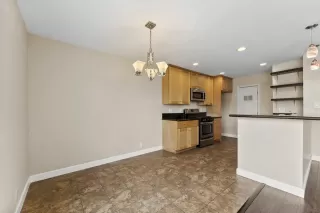 Photo #6: 240011093 Listing