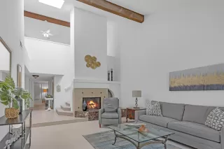 Photo #5: 240011116 Listing