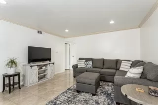 Photo #1: 240011118 Listing