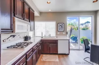 Photo #2: 240011127 Listing