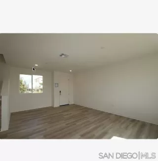 Photo #4: 240011153 Listing 