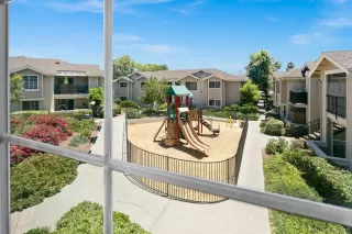 Photo #5: 240011164 Listing