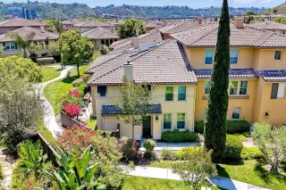 Photo #2: 240011193 Listing