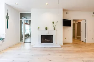 Photo #2: 240011197 Listing