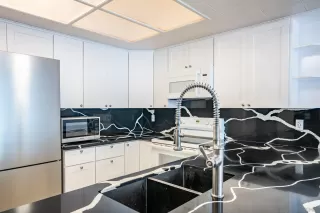 Photo #4: 240011197 Listing