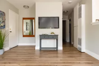 Photo #3: 240011209 Listing