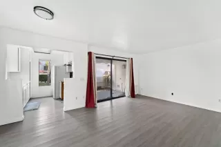 Photo #3: 240011235 Listing