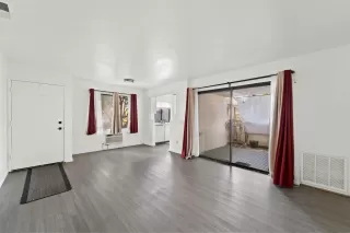 Photo #4: 240011235 Listing