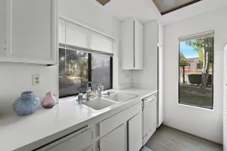 Photo #6: 240011235 Listing