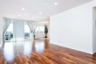 Photo #3: 240011261 Listing