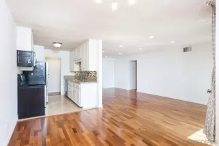 Photo #5: 240011261 Listing