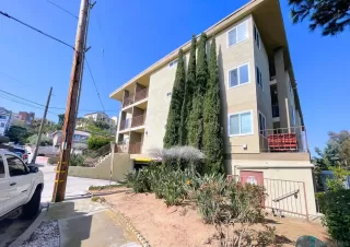 Photo #5: 240011372 Listing