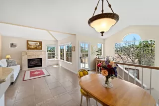 Photo #1: 240011411 Listing