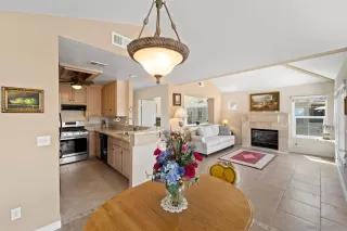 Photo #2: 240011411 Listing