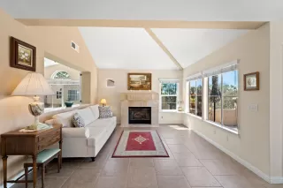 Photo #3: 240011411 Listing