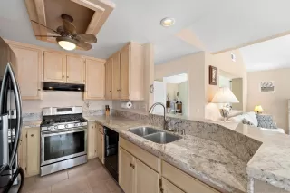 Photo #4: 240011411 Listing