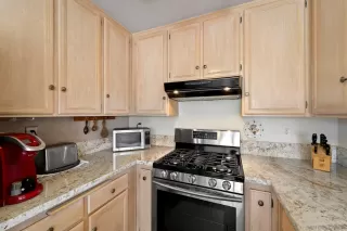 Photo #6: 240011411 Listing