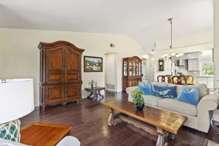 Photo #5: 240011419 Listing